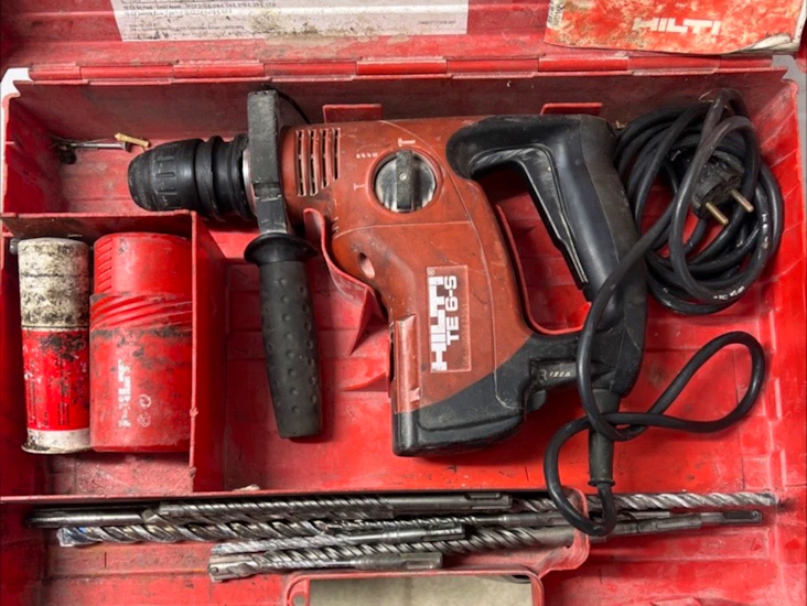 Slagborrmaskin hilti