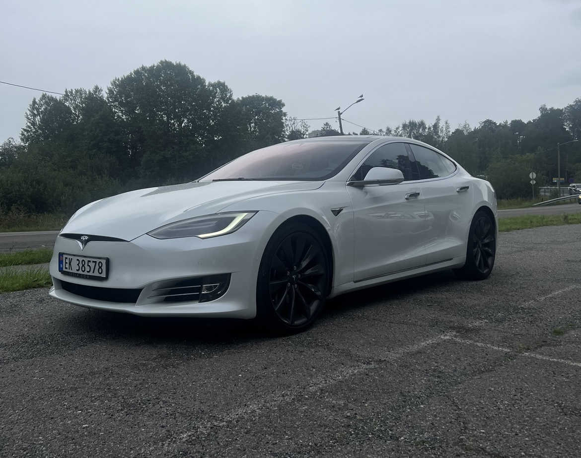 Tesla model s / gratis lading