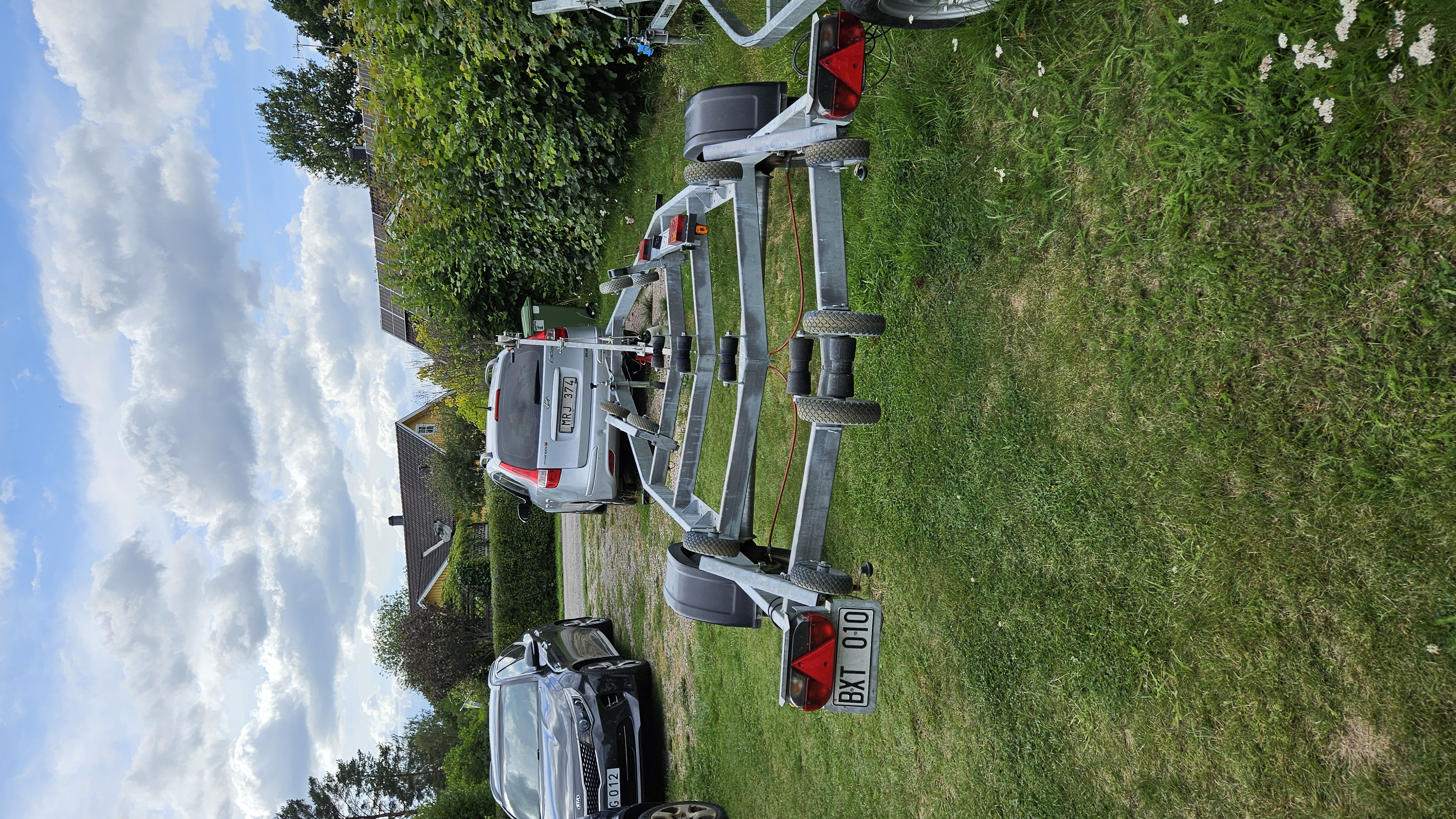 Tiki trailer 1300