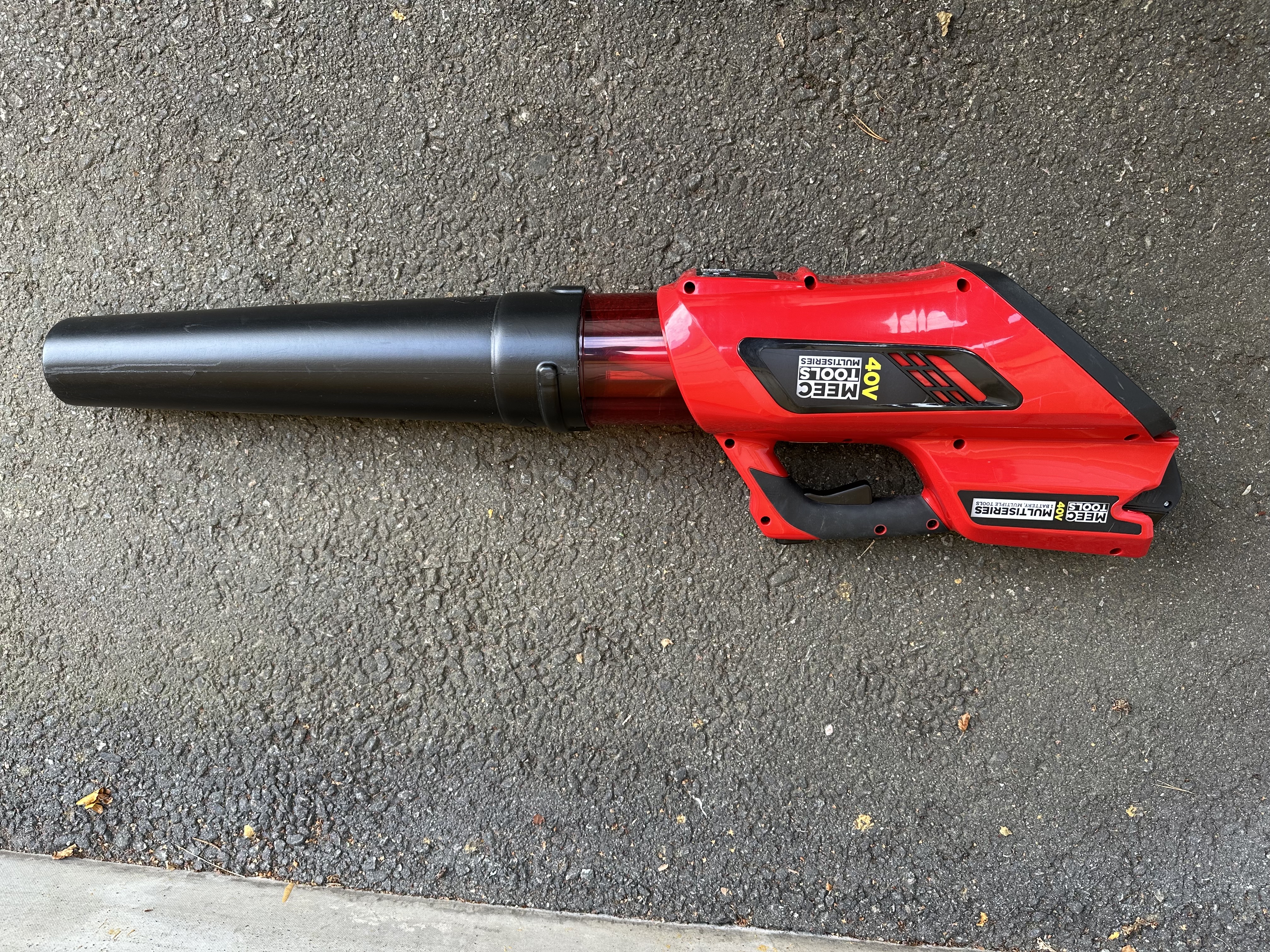 Batteridriven lövblås