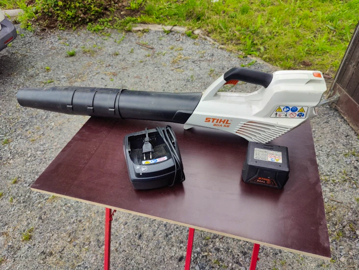 Batteridriven lövblås stihl bga 56