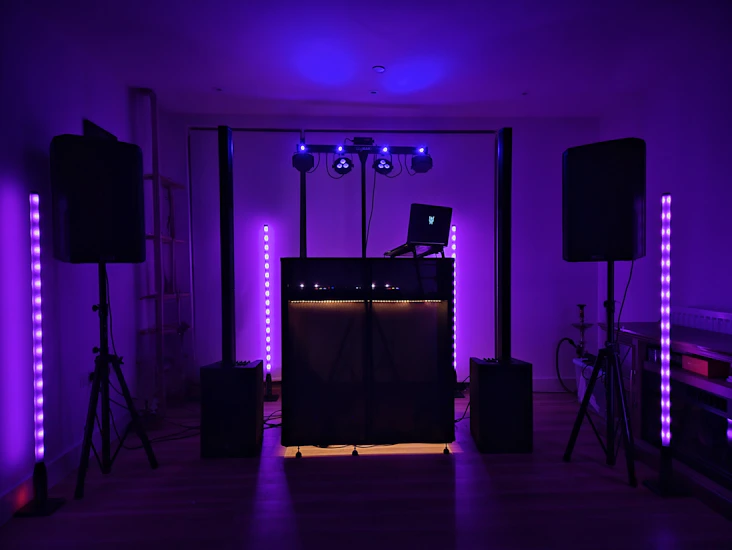 Foldable dj booth