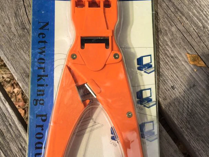 Crimp-tång för nätverkskabel