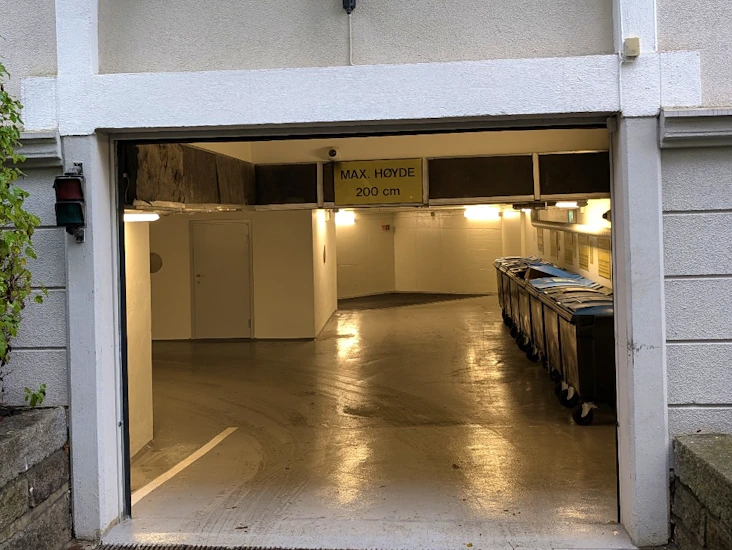 Garasjeplass på solli plass/vika