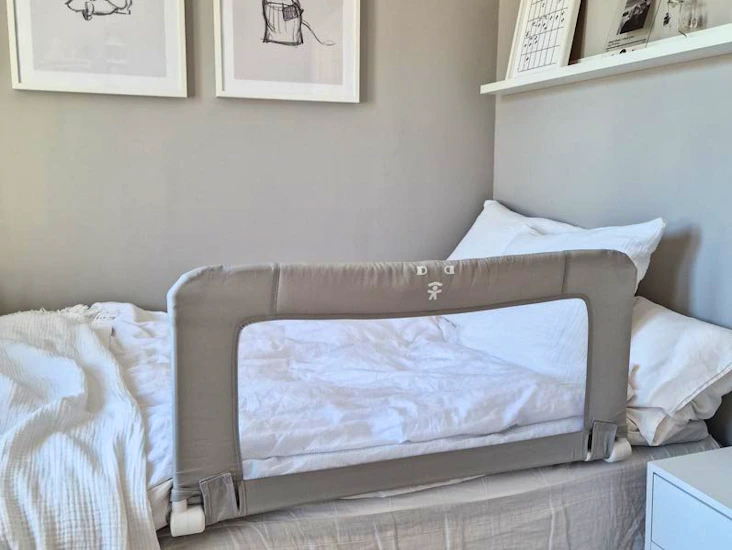 Portabelt sängskydd