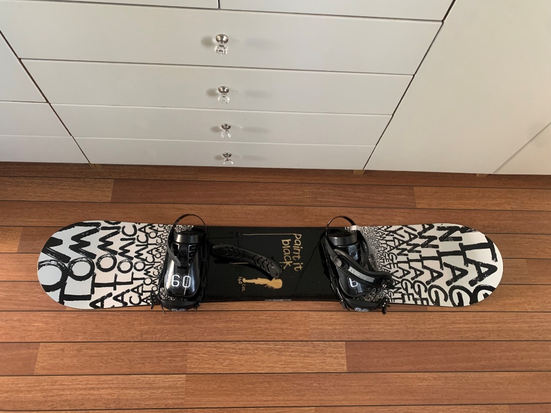 Snowboard (160cm) med støvler (str. 42)