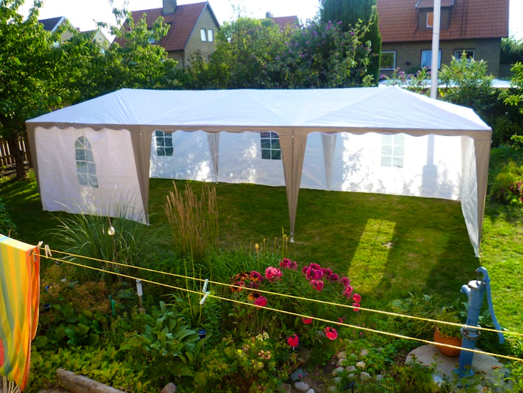 Hyr partytält karlskrona (3x9m)