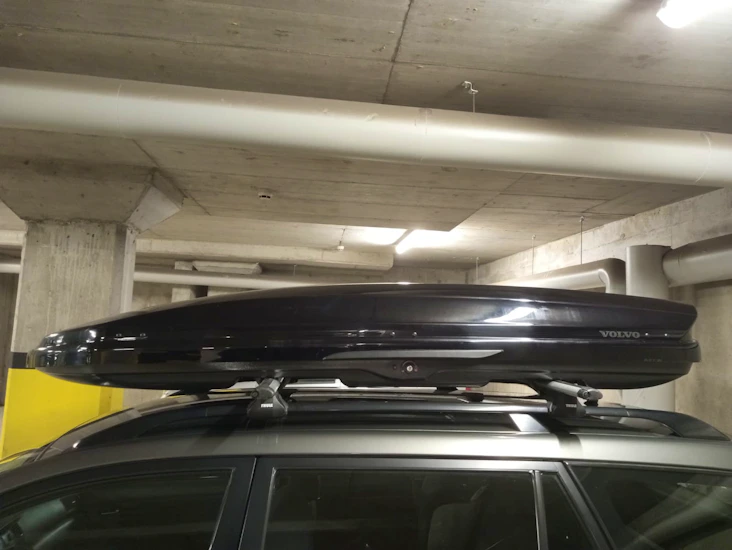Volvo space design 520 suksiboksi + thulen kattotelineet