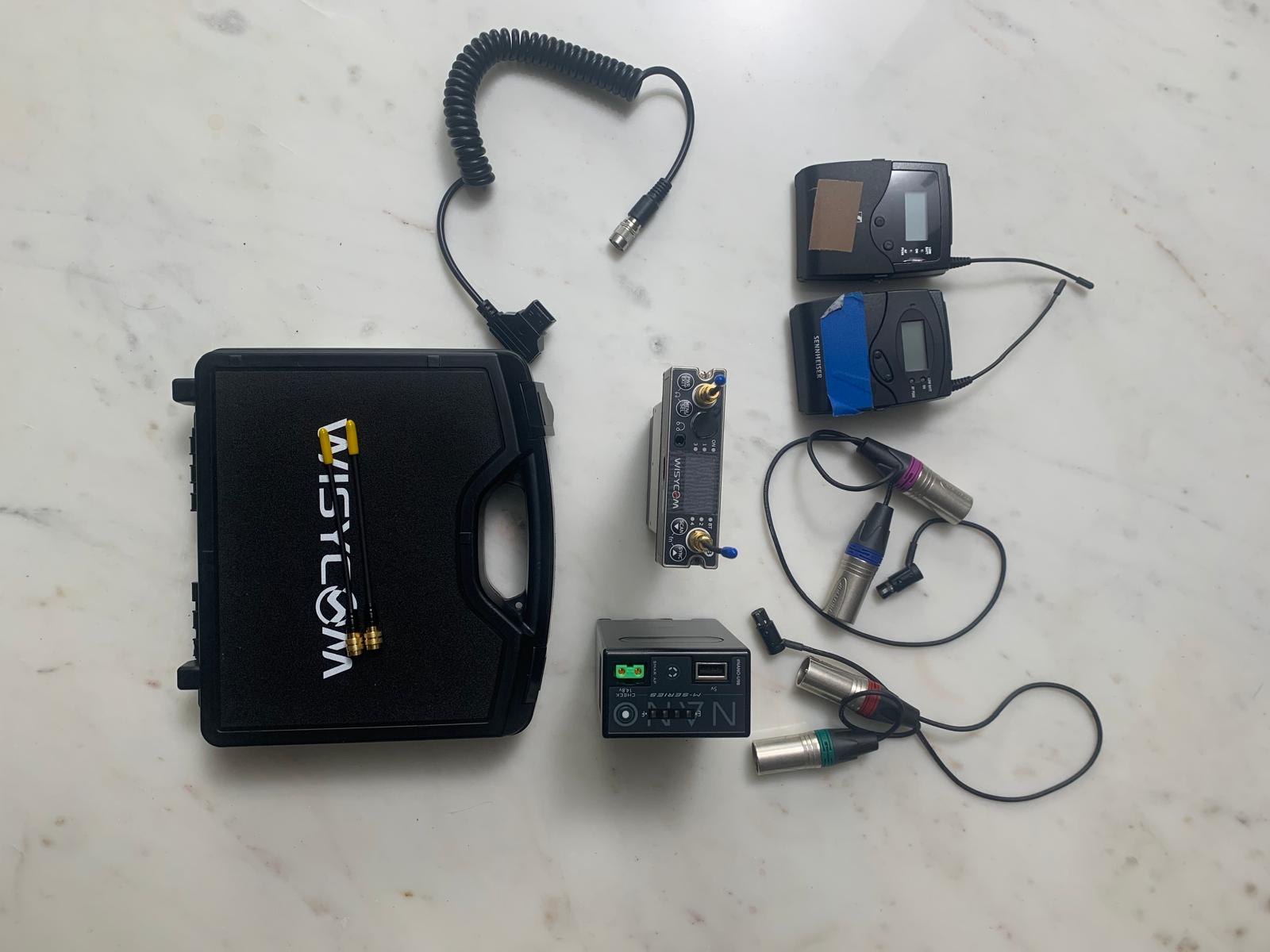 Wisycom mcr54 4-channel multiband true diversity receiver +  2x g4 transmitters + extras
