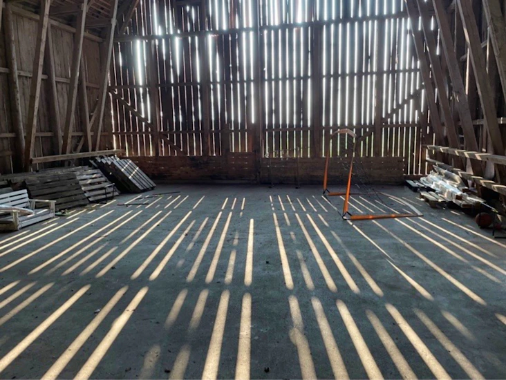 Förvaring, förråd, garage, lokal: stor lada