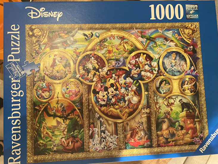 Ravensburger puslespill med 1000 brikker. disney-motiv