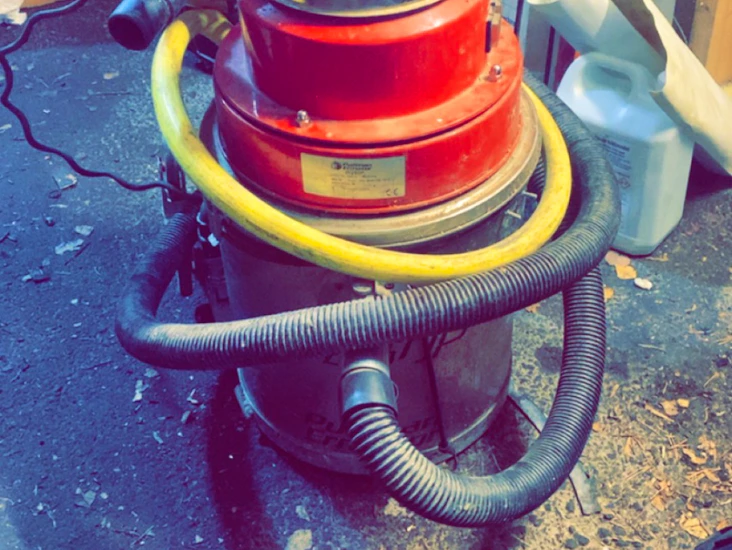 Våtsug med evakueringspump