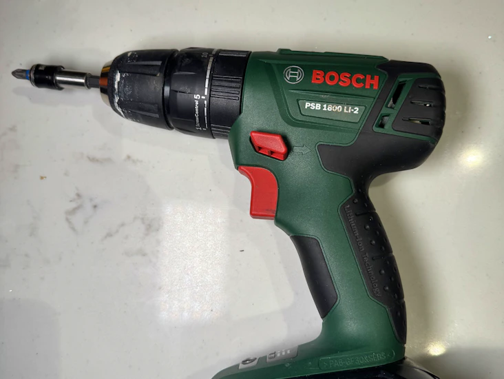 bosch cordless combi drill and drill bit set