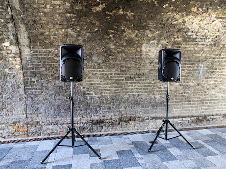 Mackie srm 450 v3 2000w active powered speaker - 2x