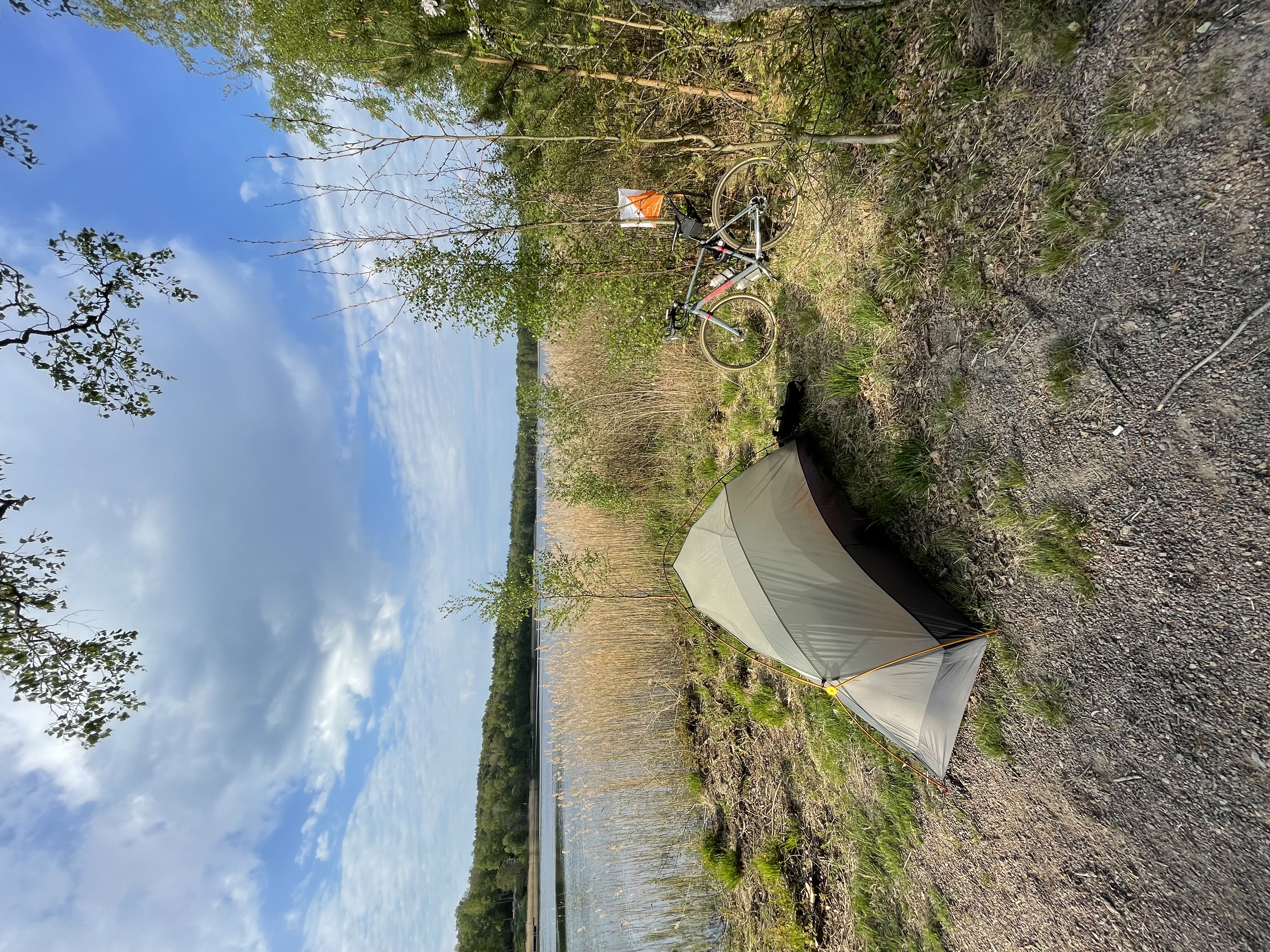 Sommer bikepacking enmannstelt – alpkit soloist xl ⛺🚴