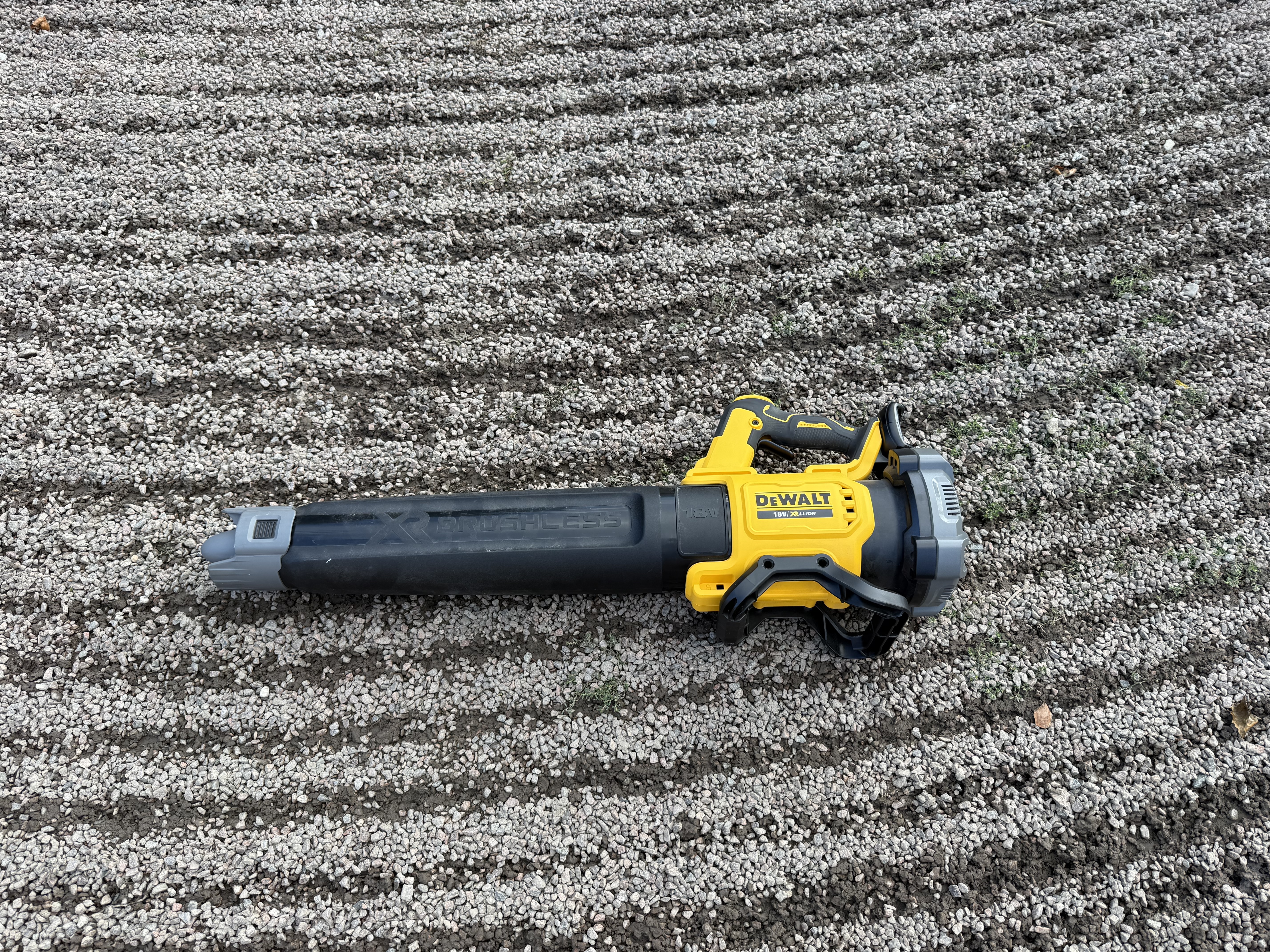 Dewalt lövblås