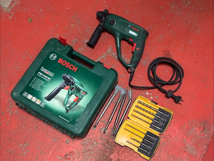 Kraftig borrhammare med bilningsfunktion