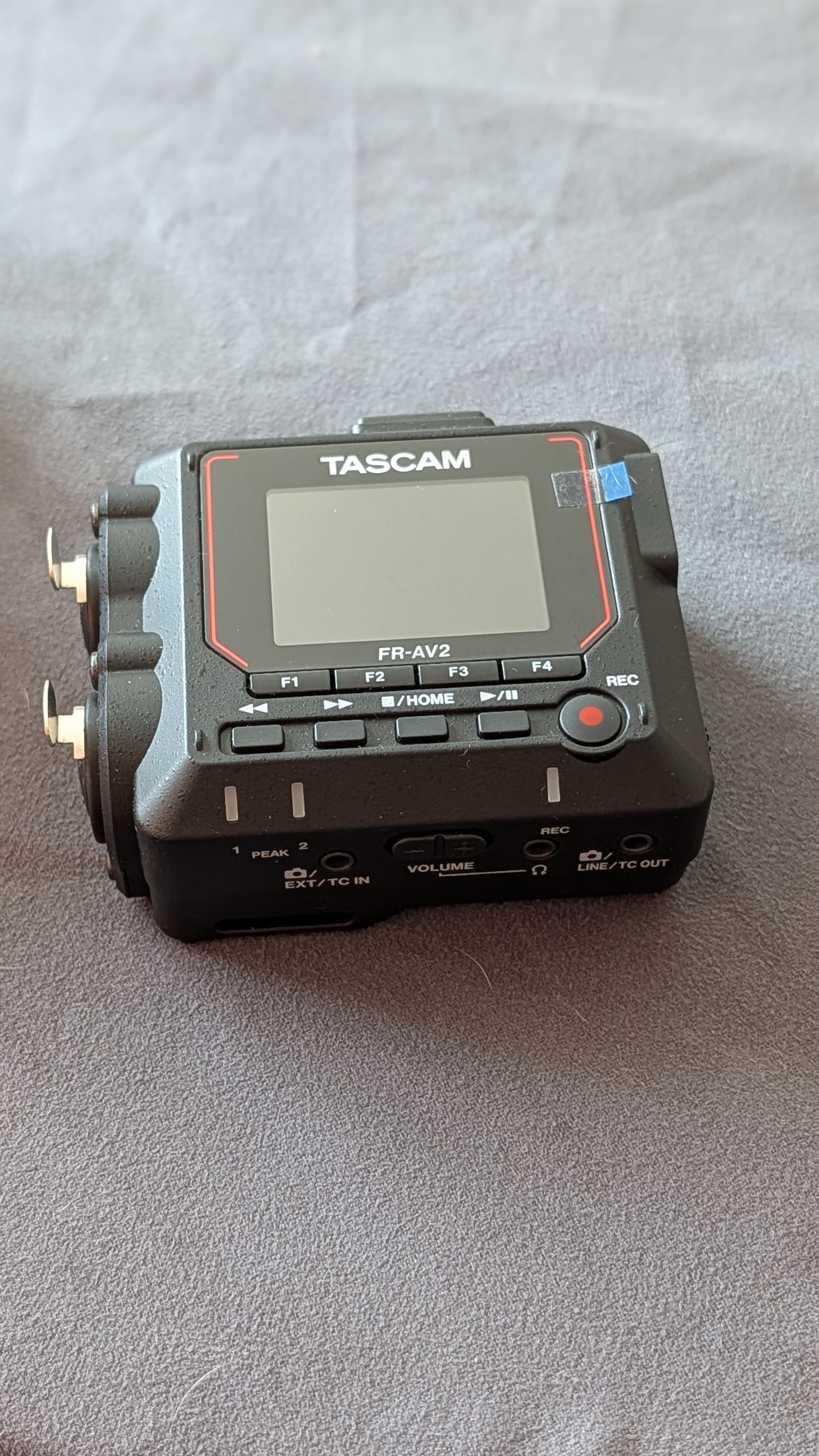 Tascam fr-av2 32bit field recorder