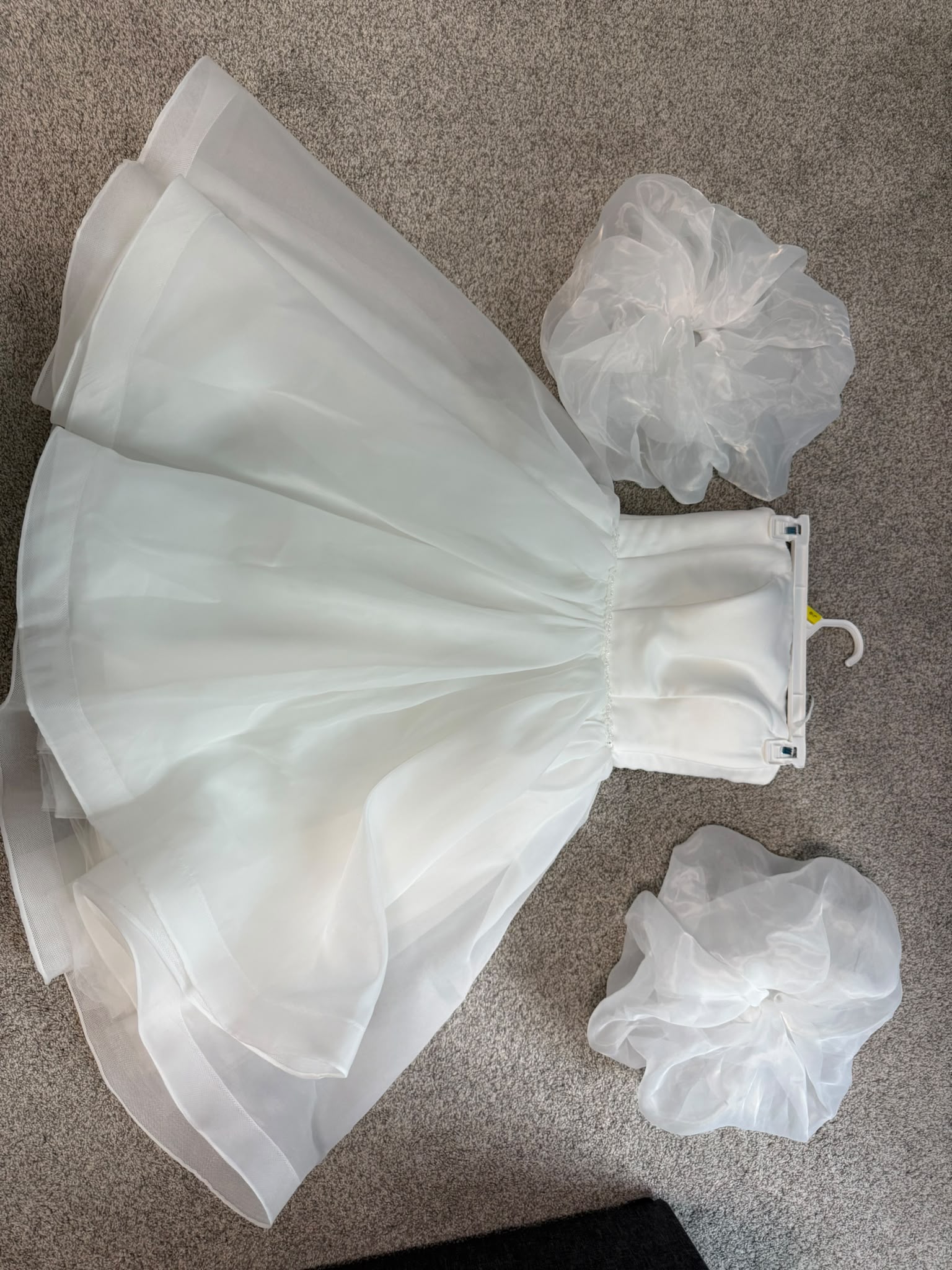 Elegant white satin & organza dress with detachable puff sleeves (size s) – se