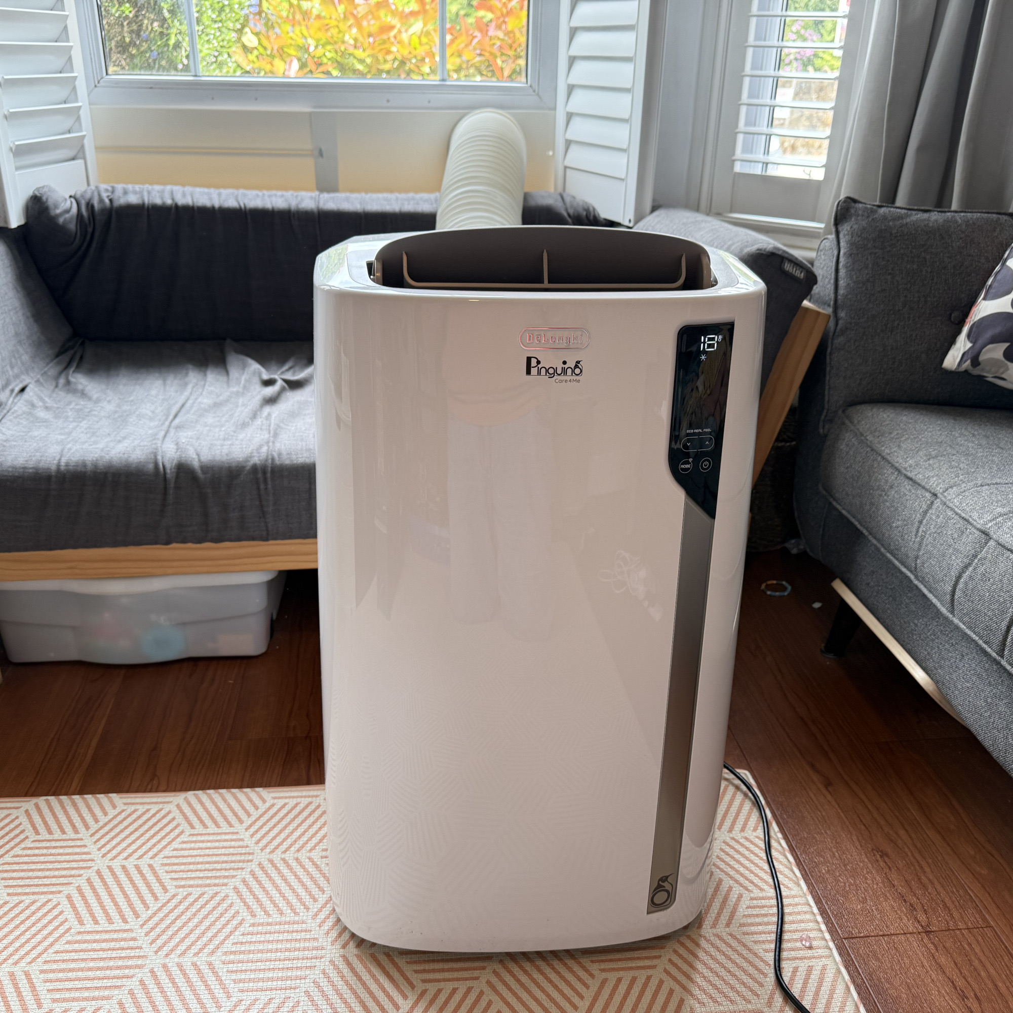 Delonghi portable air-conditioner / dehumidifier / ventilator (actual refrigerating compressor unit that allows for actual air conditioning functions) 