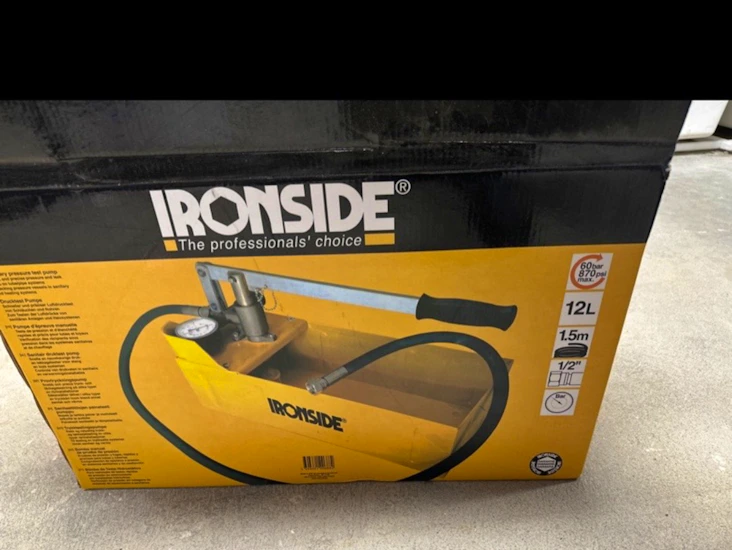 Pumpe for trykkprøving