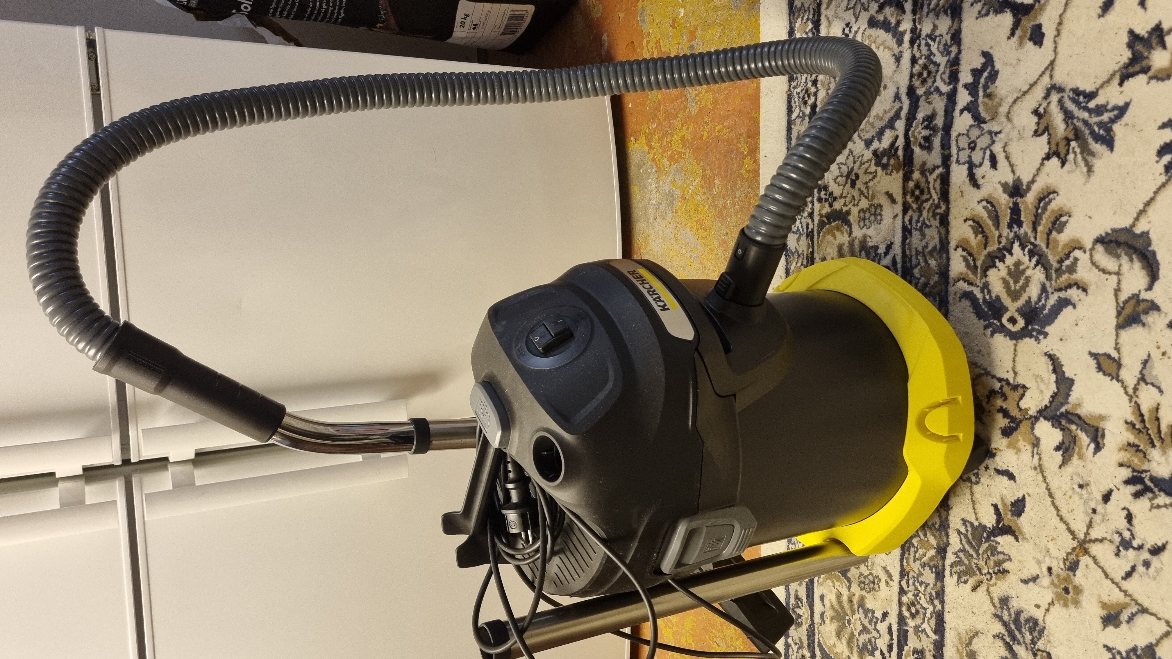 Askdammsugare kärscher ad4 