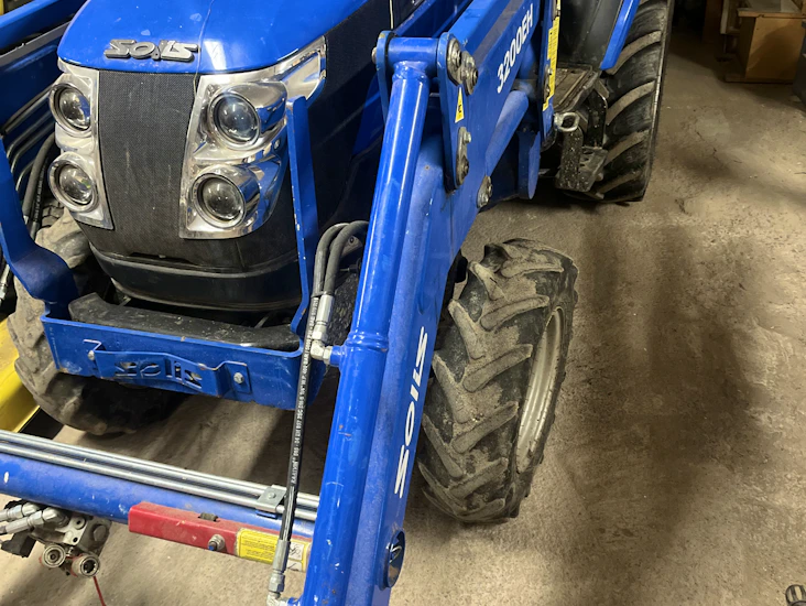 Solis pientraktori / kuormaaja