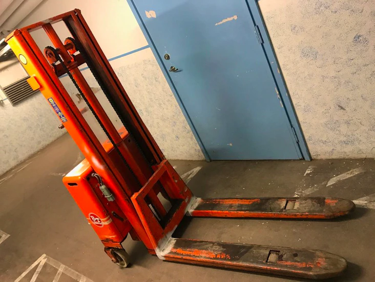 Truck / gaffeltruck / höglyft