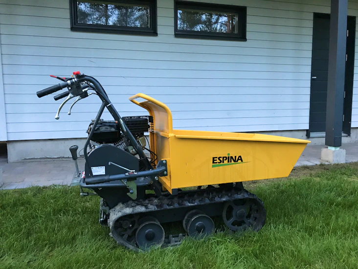 Minidumpperi telaketjuilla – 300 kg kantavuus