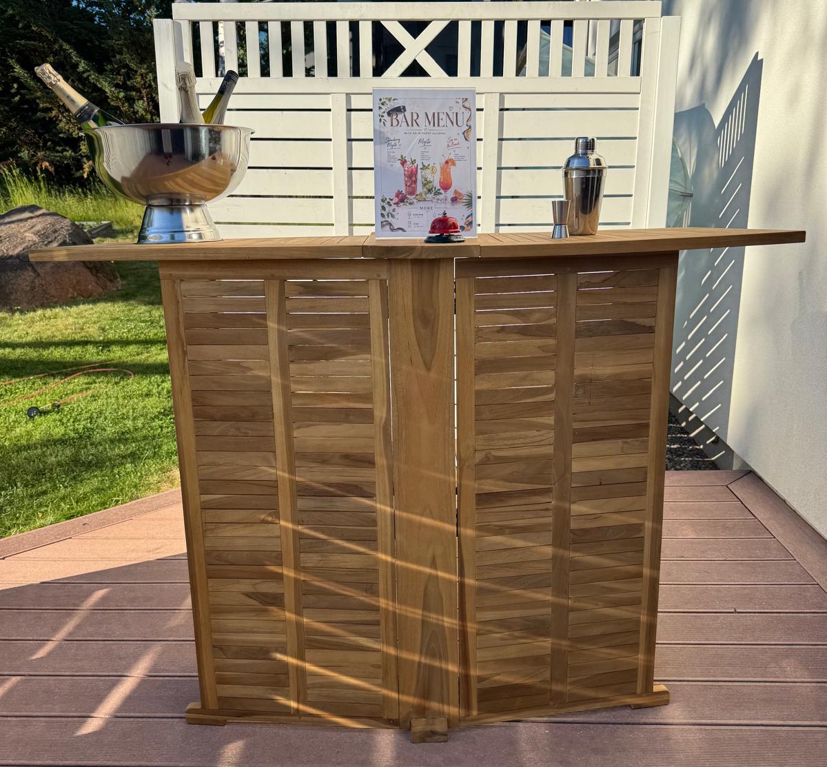 Bardisk hopfällbar i massiv teak – perfekt för fest & event