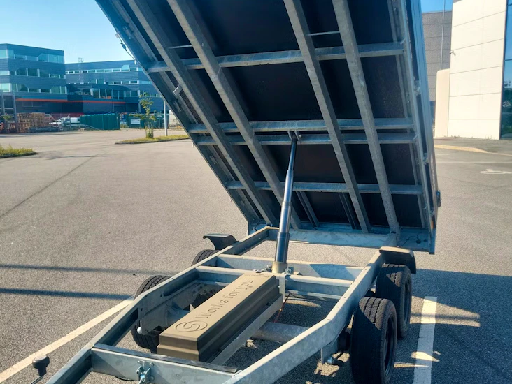 Elektrisk tipphenger leies ut