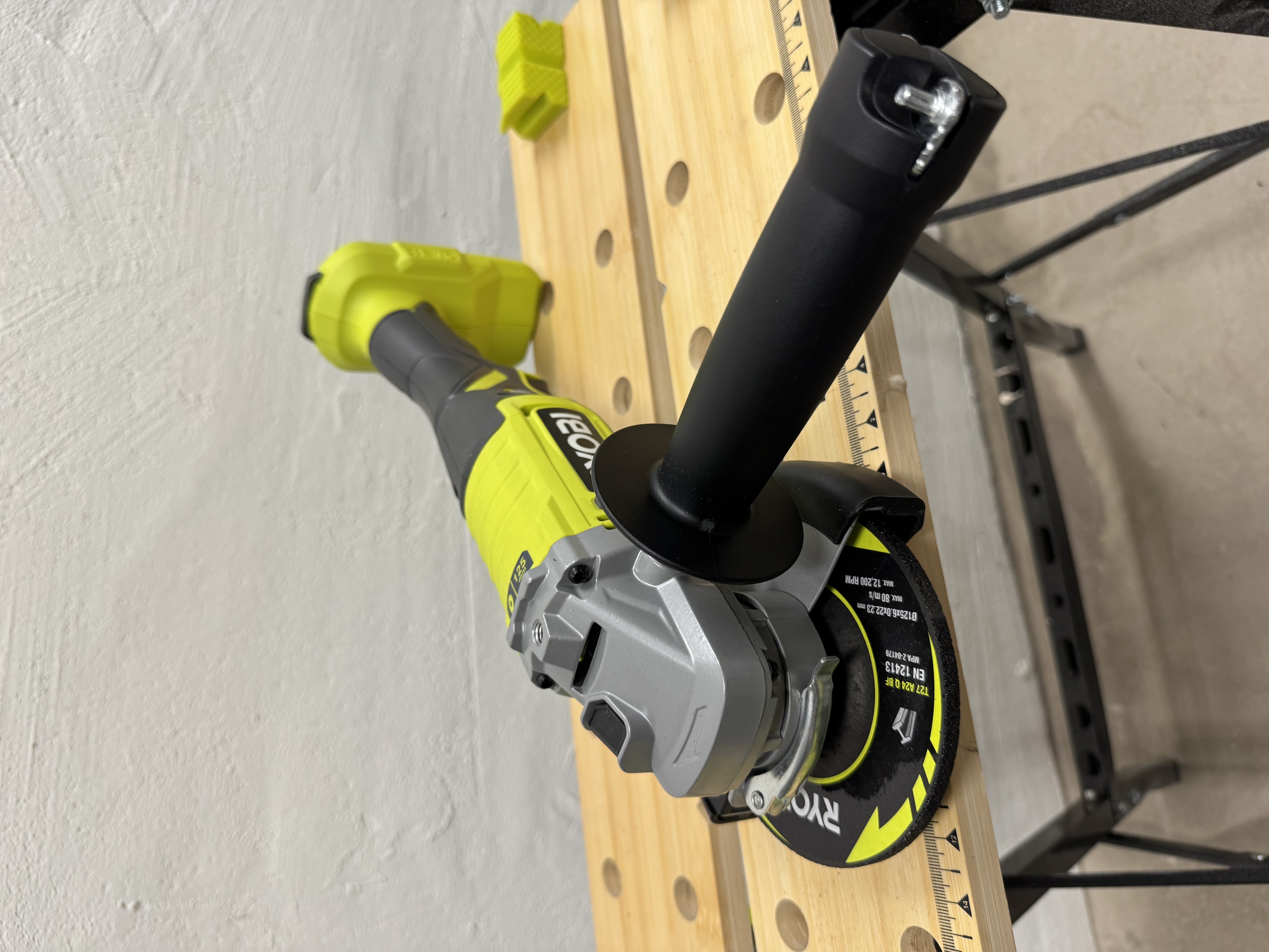 Ryobi vinkelslip – rag18125-0