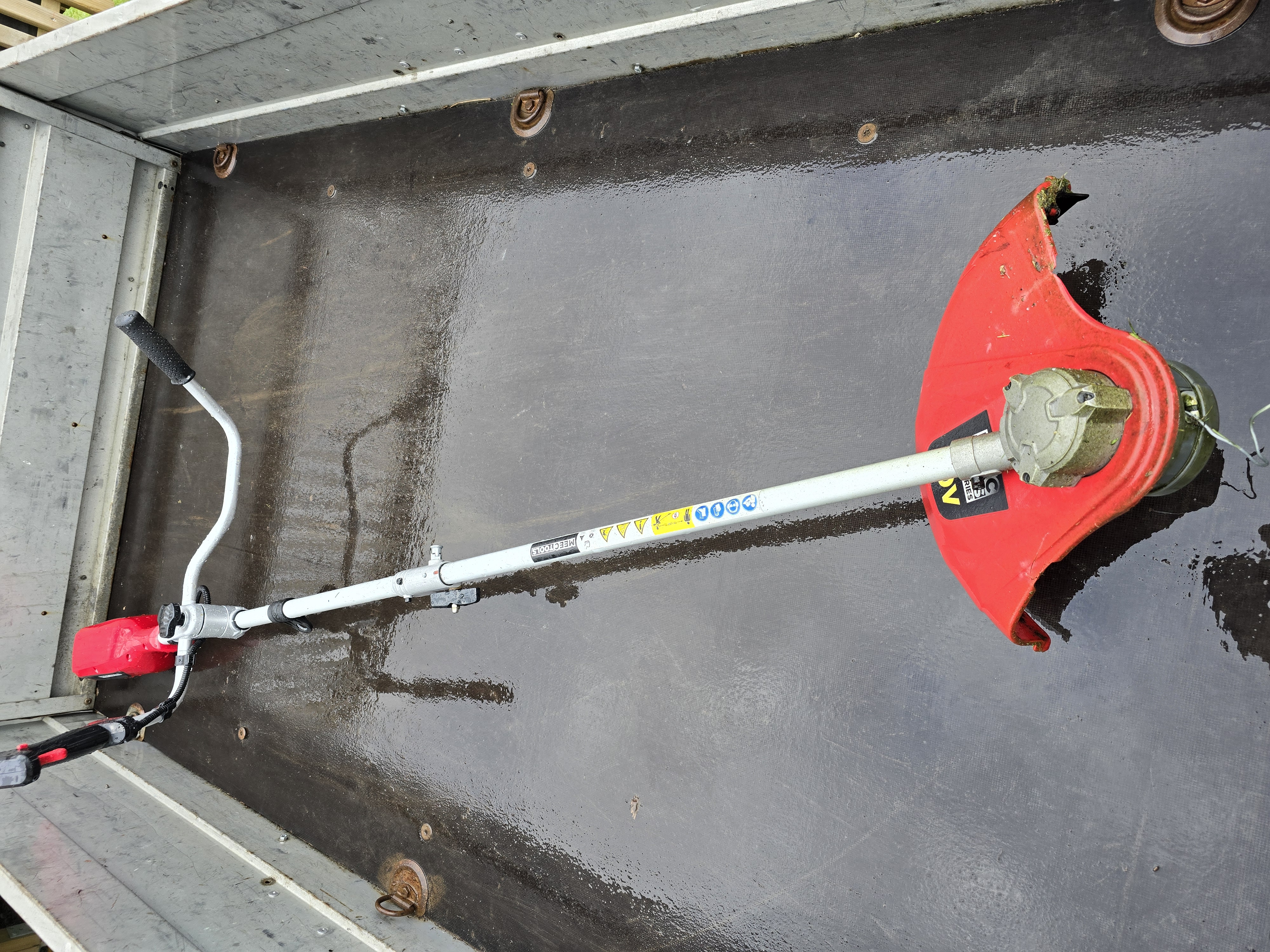 Gresstrimmer og ryddesag