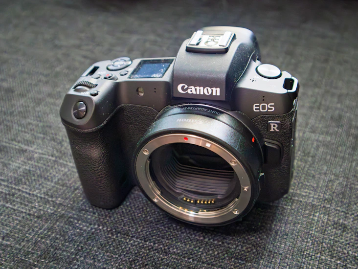 Canon eos r + ef-rf adapteri