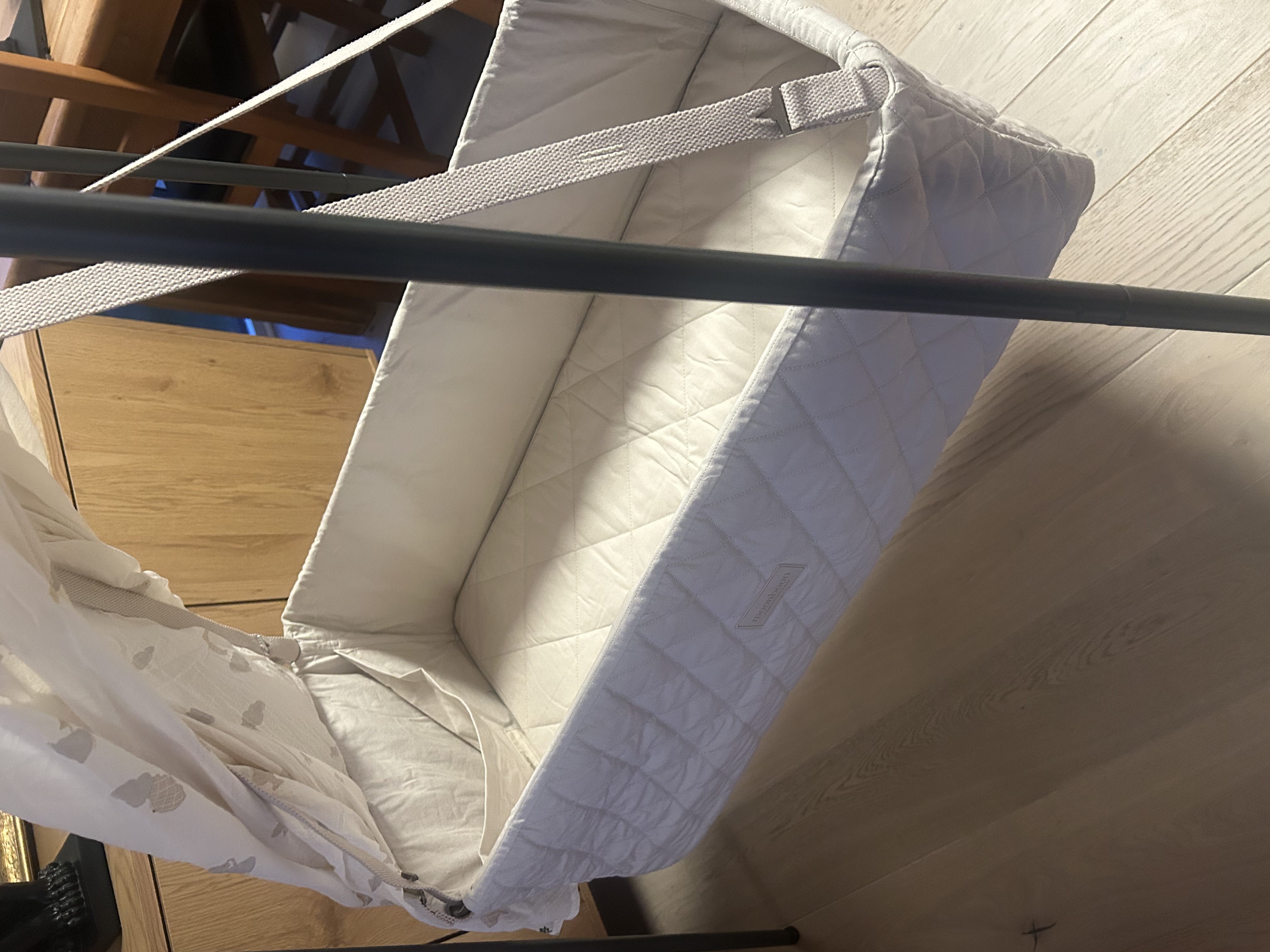 Moonboon m/flat bunn, stativ og forheng