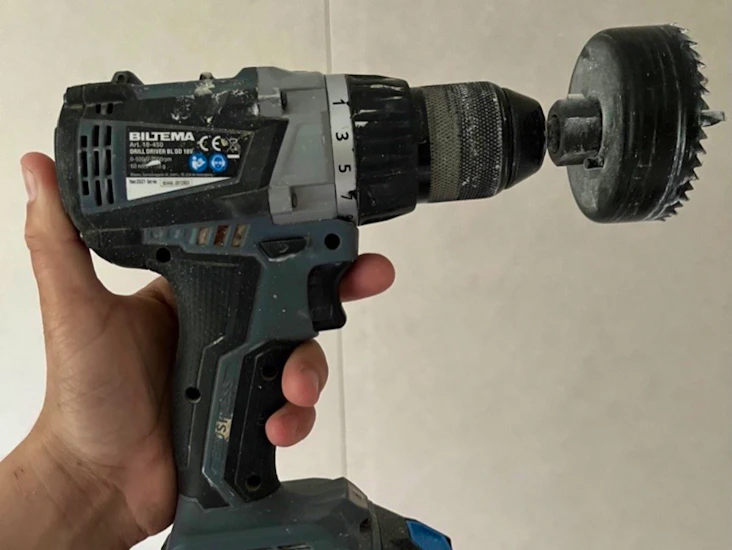 Drill og skrutrekker med masse utstyr