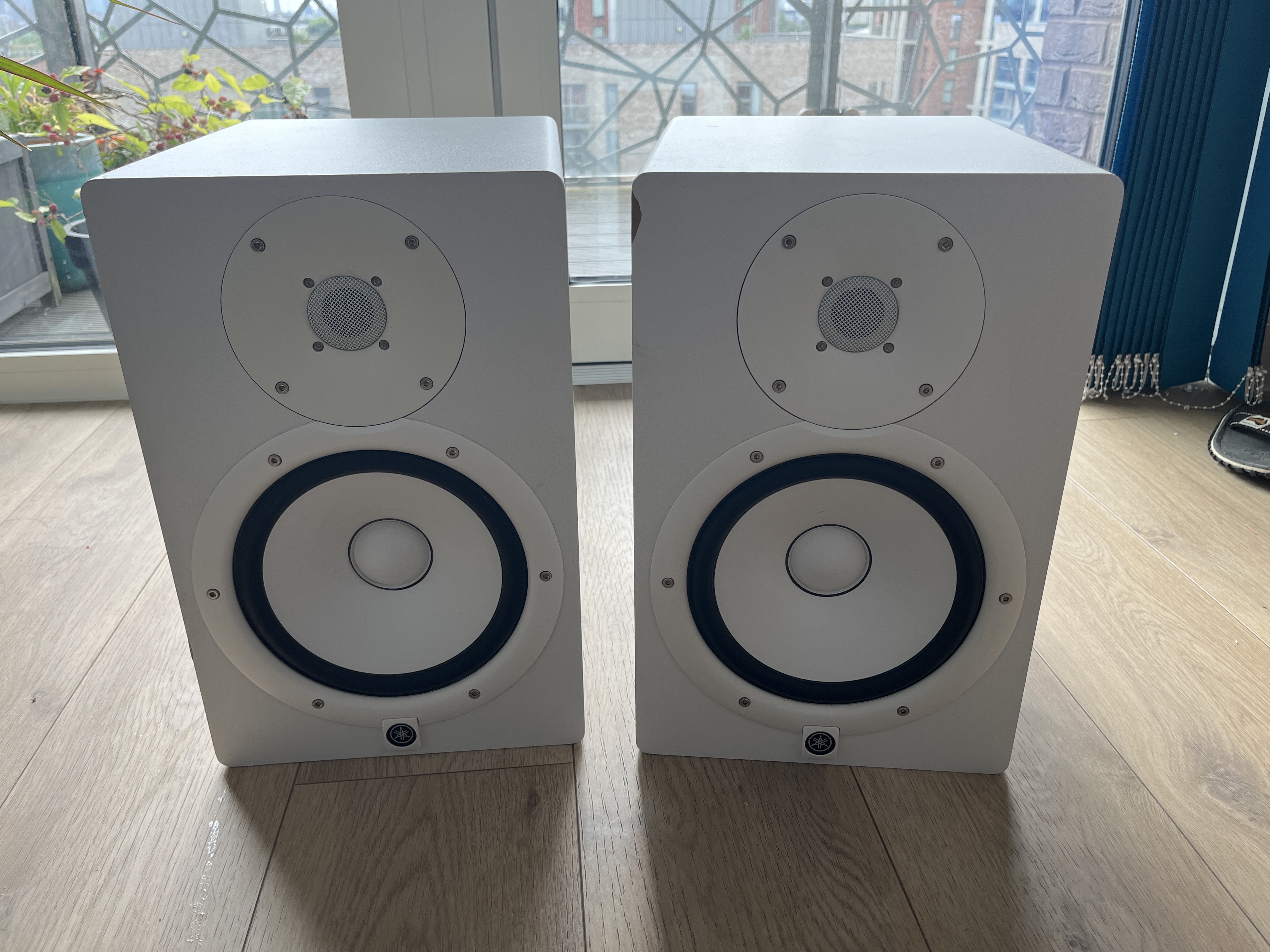 Yamaha hs8 studio monitors - pair