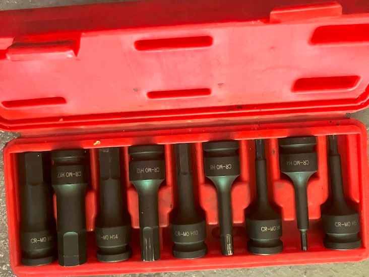 Kuusiokolohylsyt 4-18 mm myös konekäyttöön 1/2