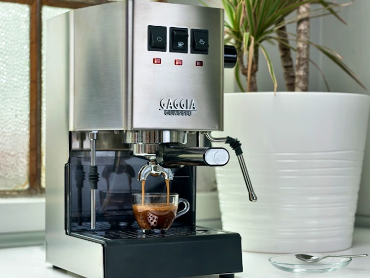 Semi-automatic espresso machine