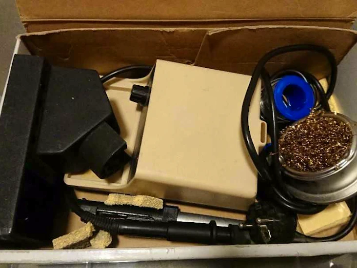 Xytronic lödstation med tillbehör