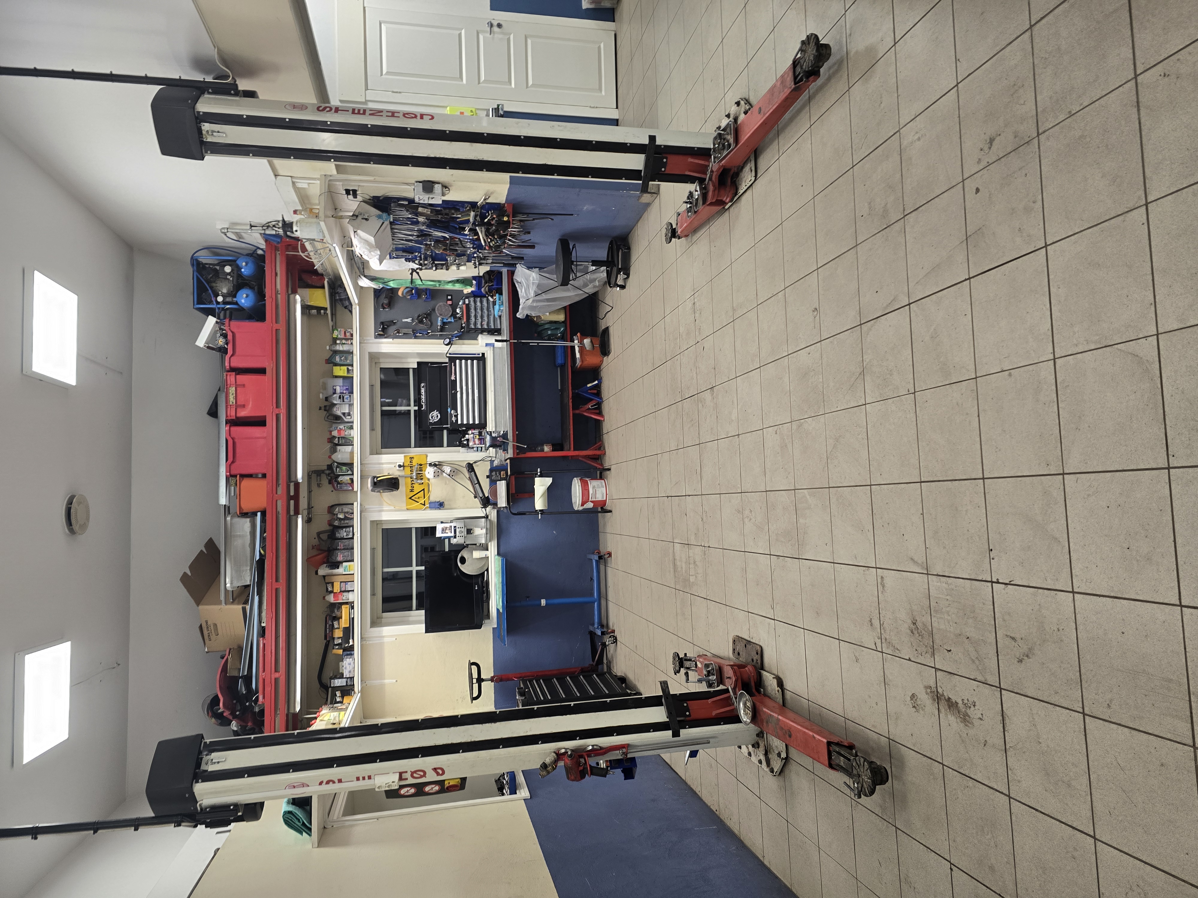 Leie av verksted  med løftebukk 