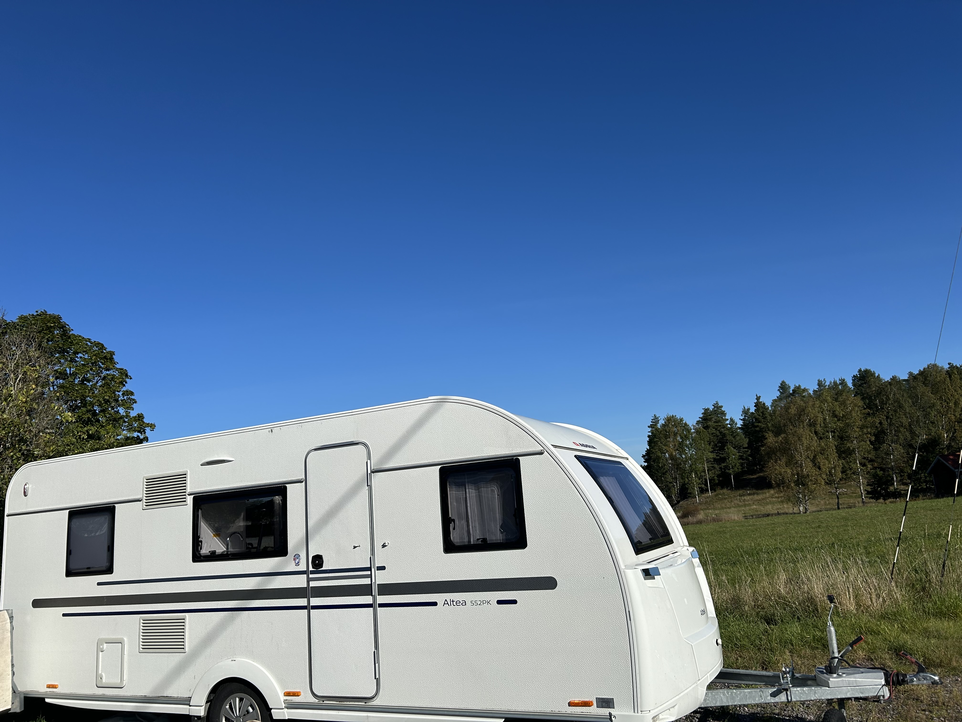 Adria altea 522 pk – familjevänlig husvagn för uthyrning