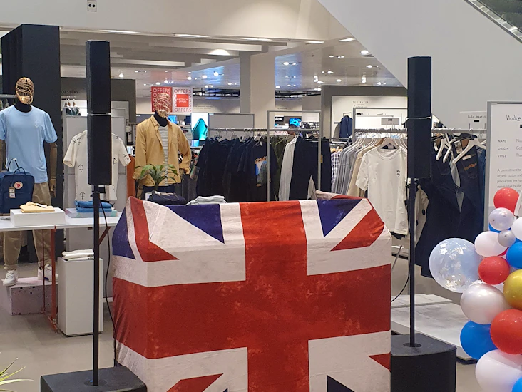 Foldable union jack dj booth