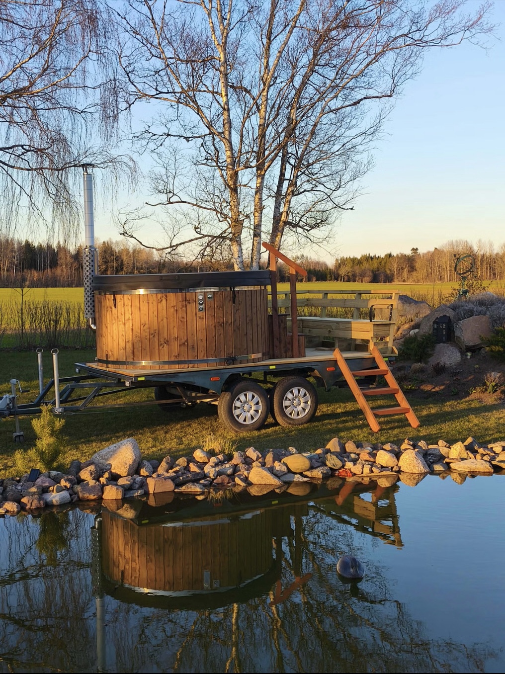 Vedeldad badtunna på 80-släp (8 pers)