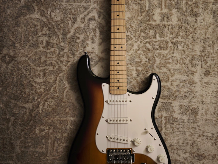 Fender squire stratocaster sunburst