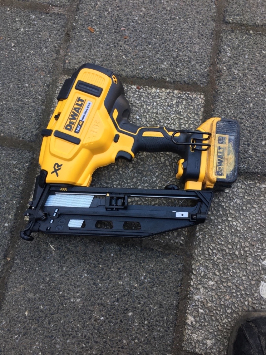 Dyckertpistol med batteri och laddare