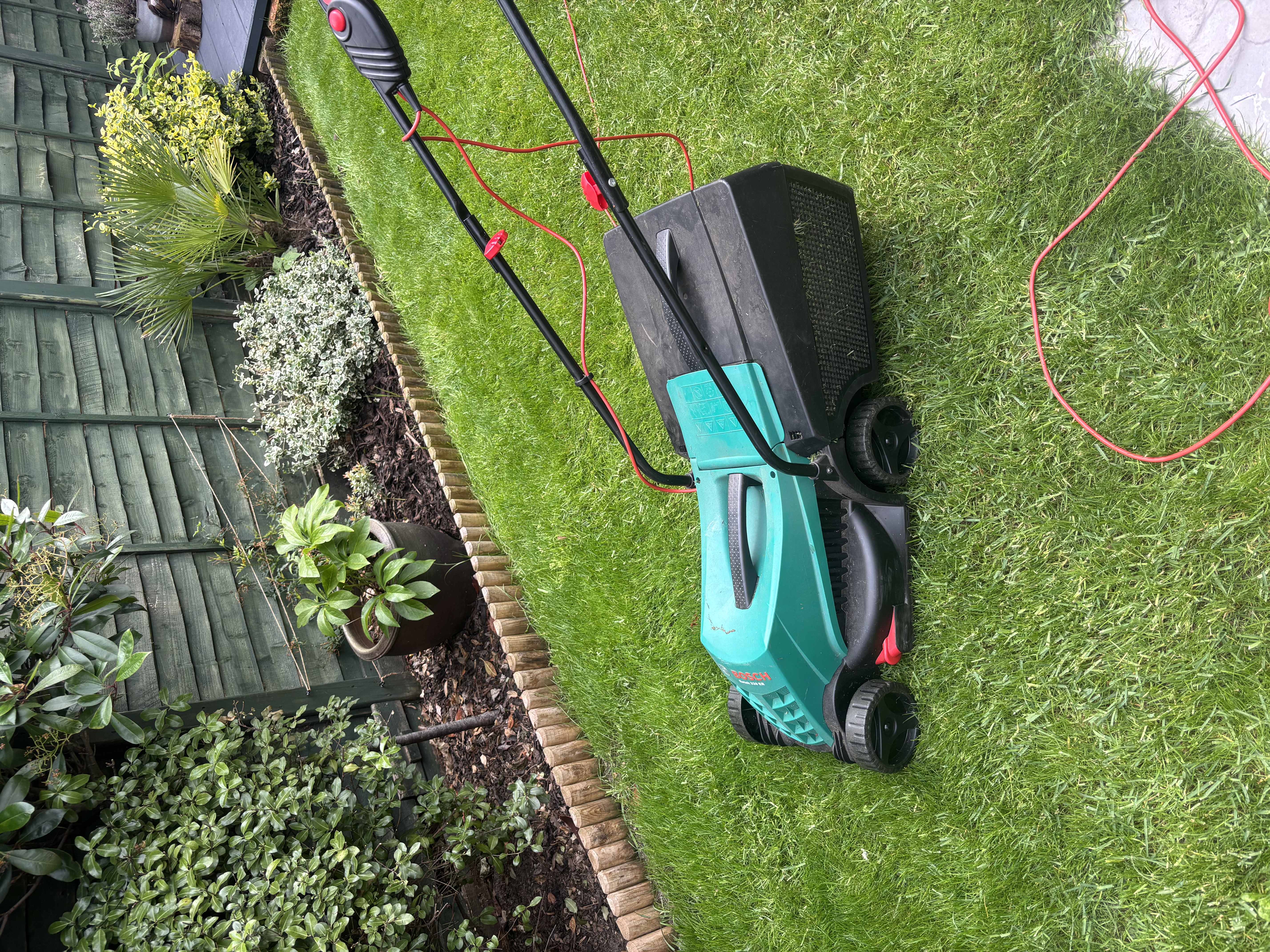 Bosch rotak 320 er electric lawnmower (corded)