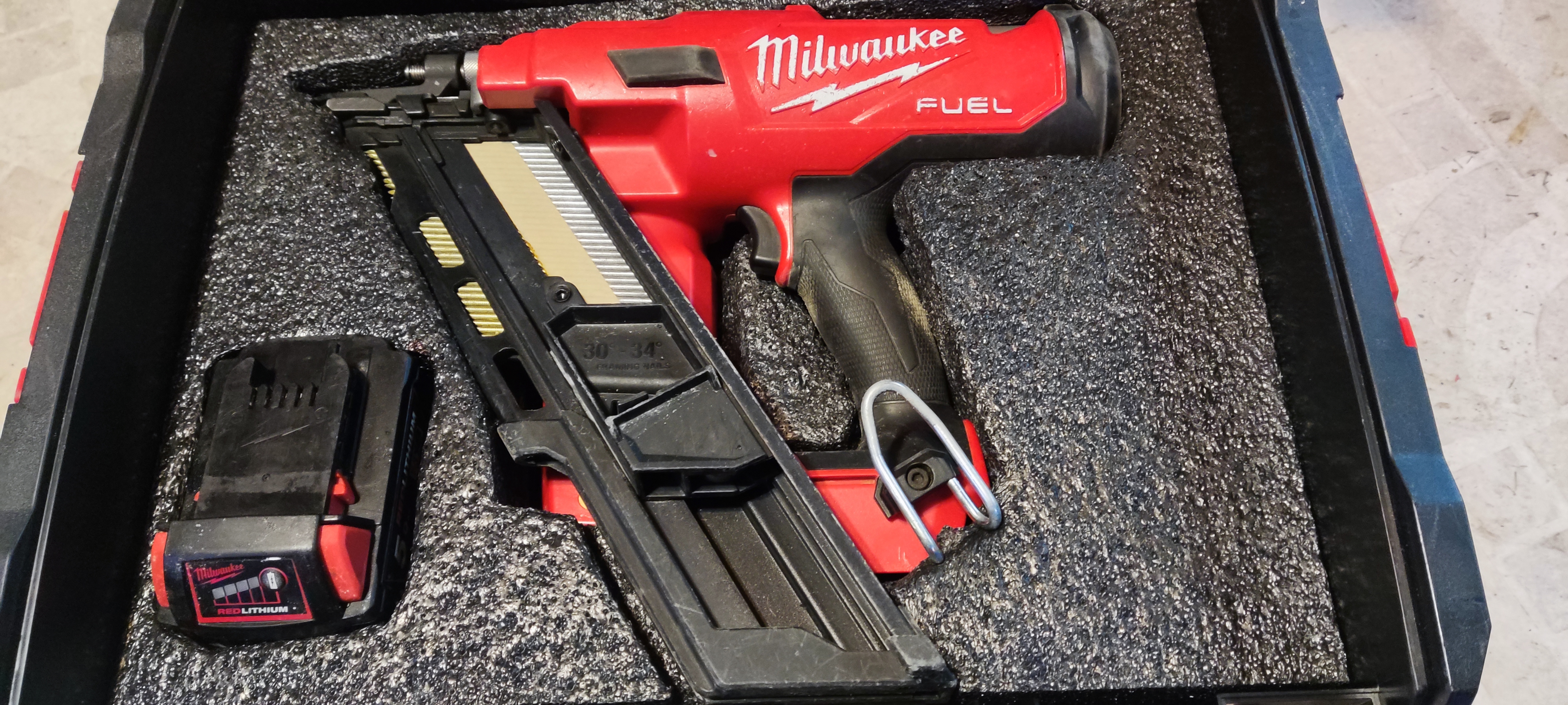 Milwaukee spikpistol