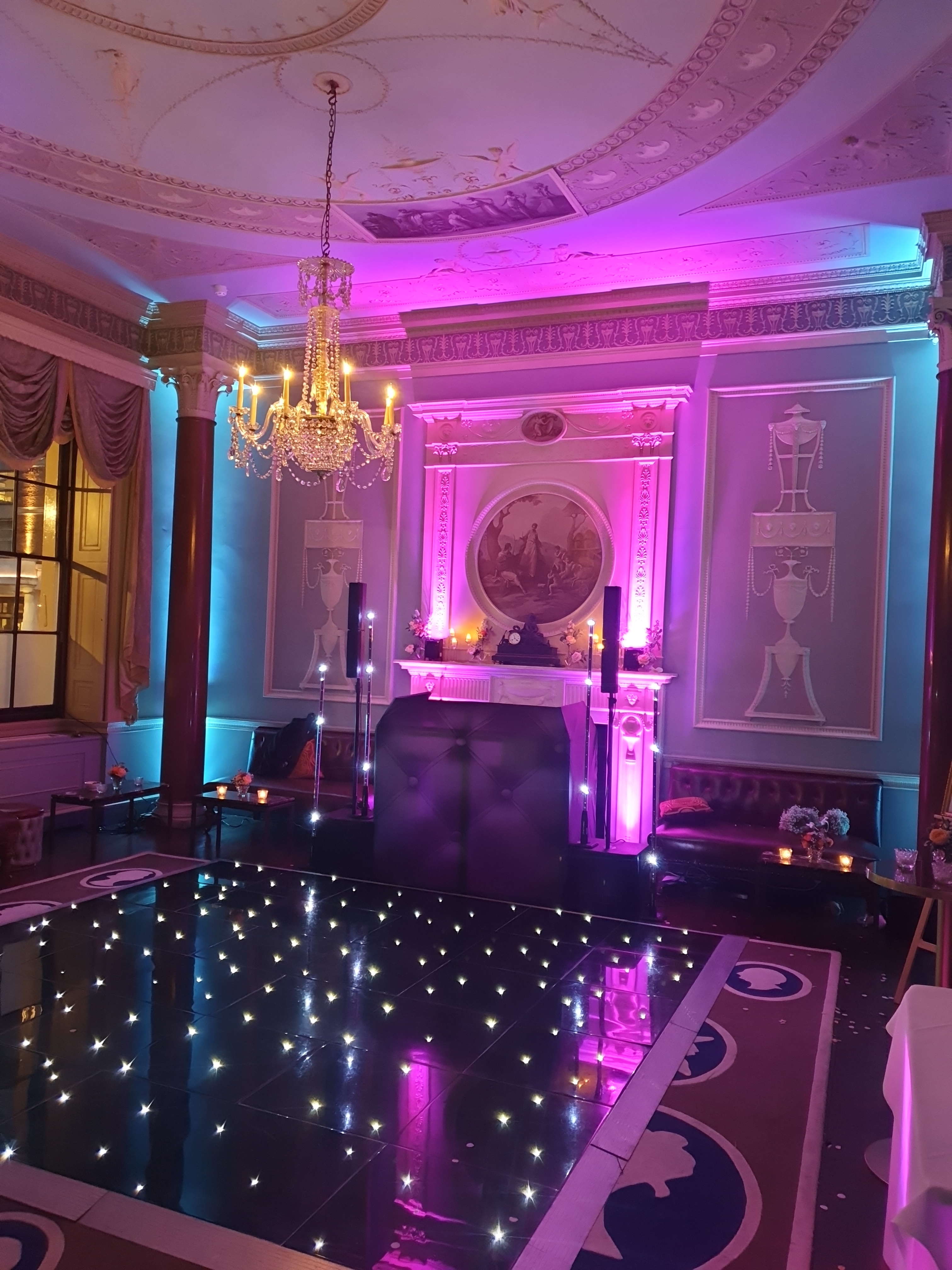 Foldable black chesterfield dj booth 