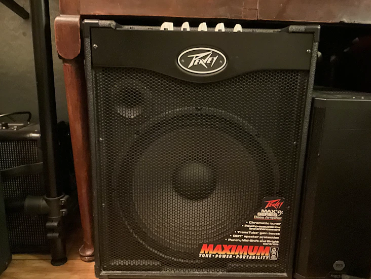Peavey max series.115 bass combo amplifier 300w